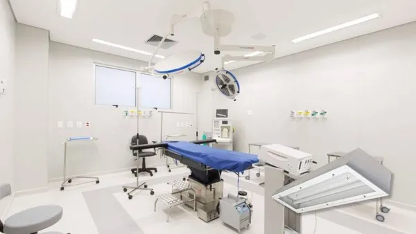 Iluminação sala limpa hospital